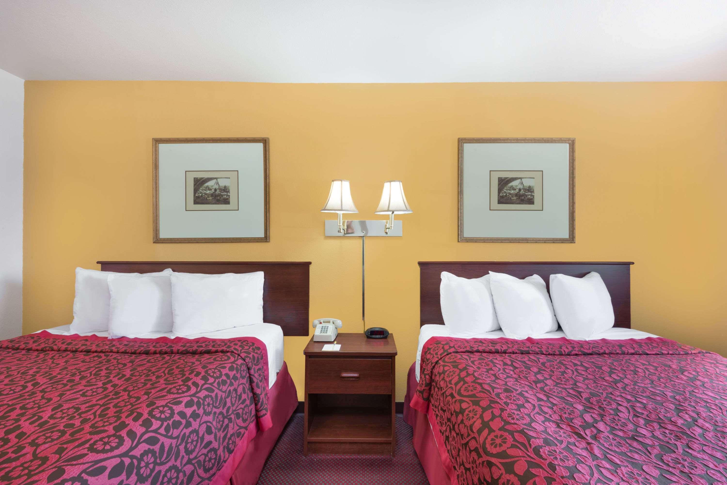 Days Inn By Wyndham Andover Εξωτερικό φωτογραφία