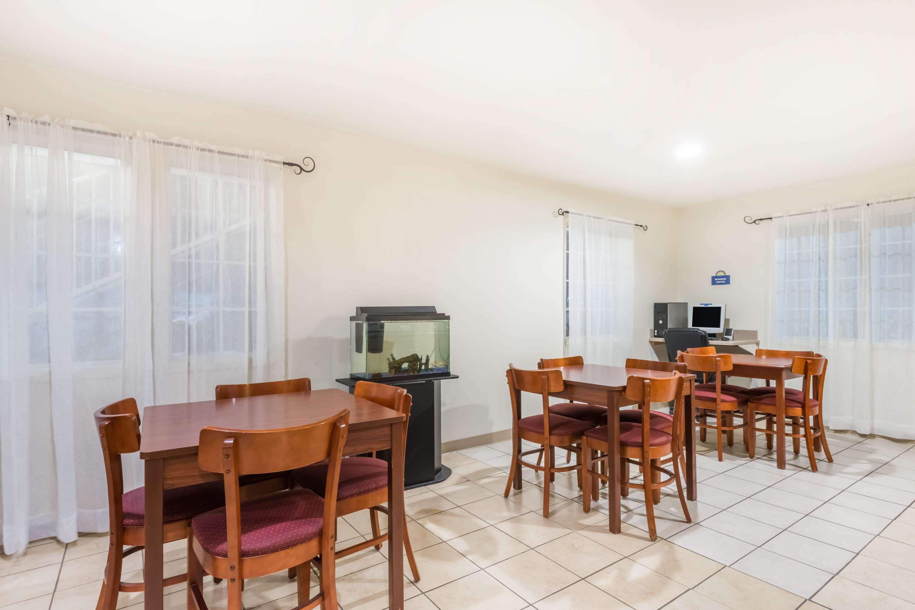 Days Inn By Wyndham Andover Εξωτερικό φωτογραφία