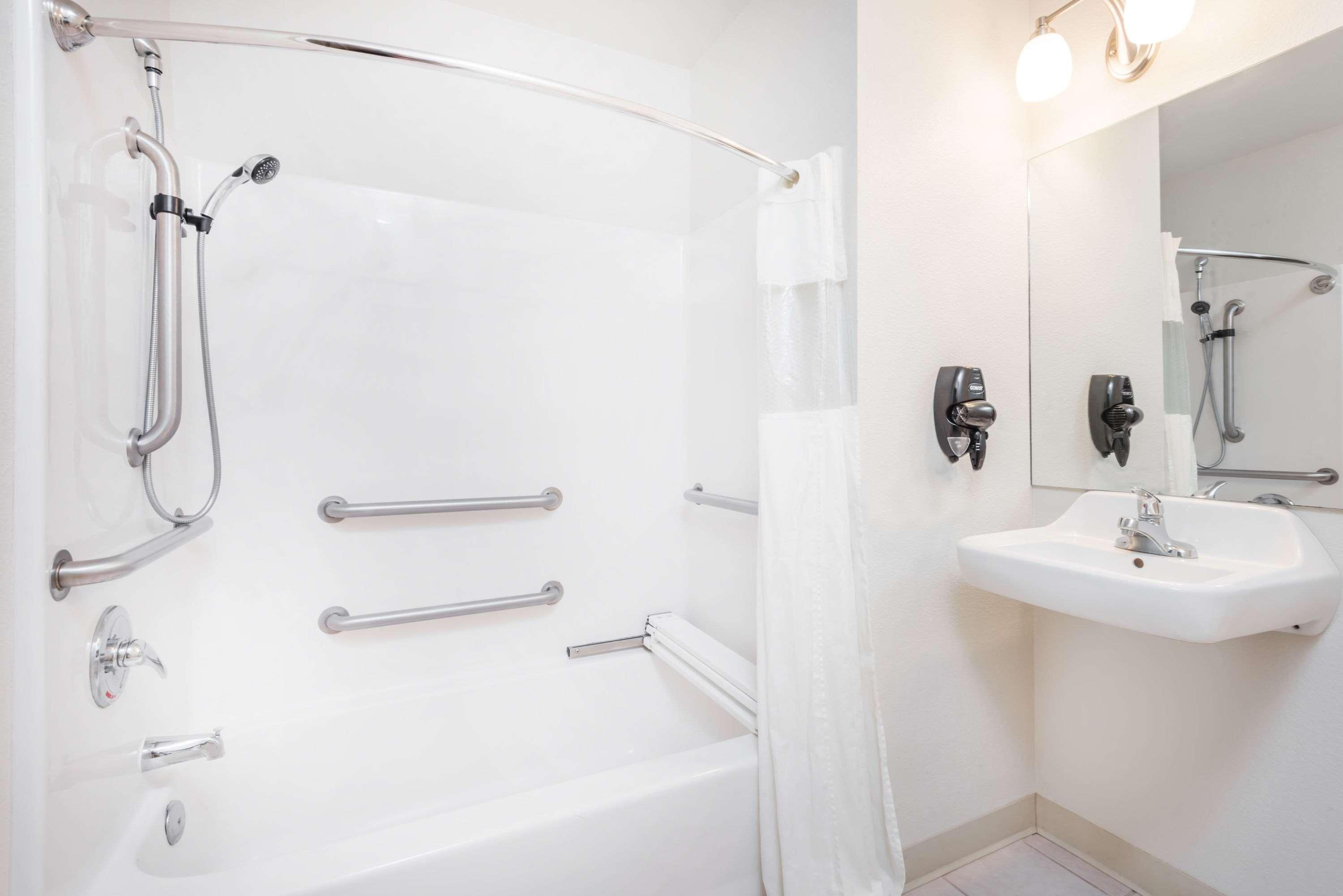 Days Inn By Wyndham Andover Εξωτερικό φωτογραφία