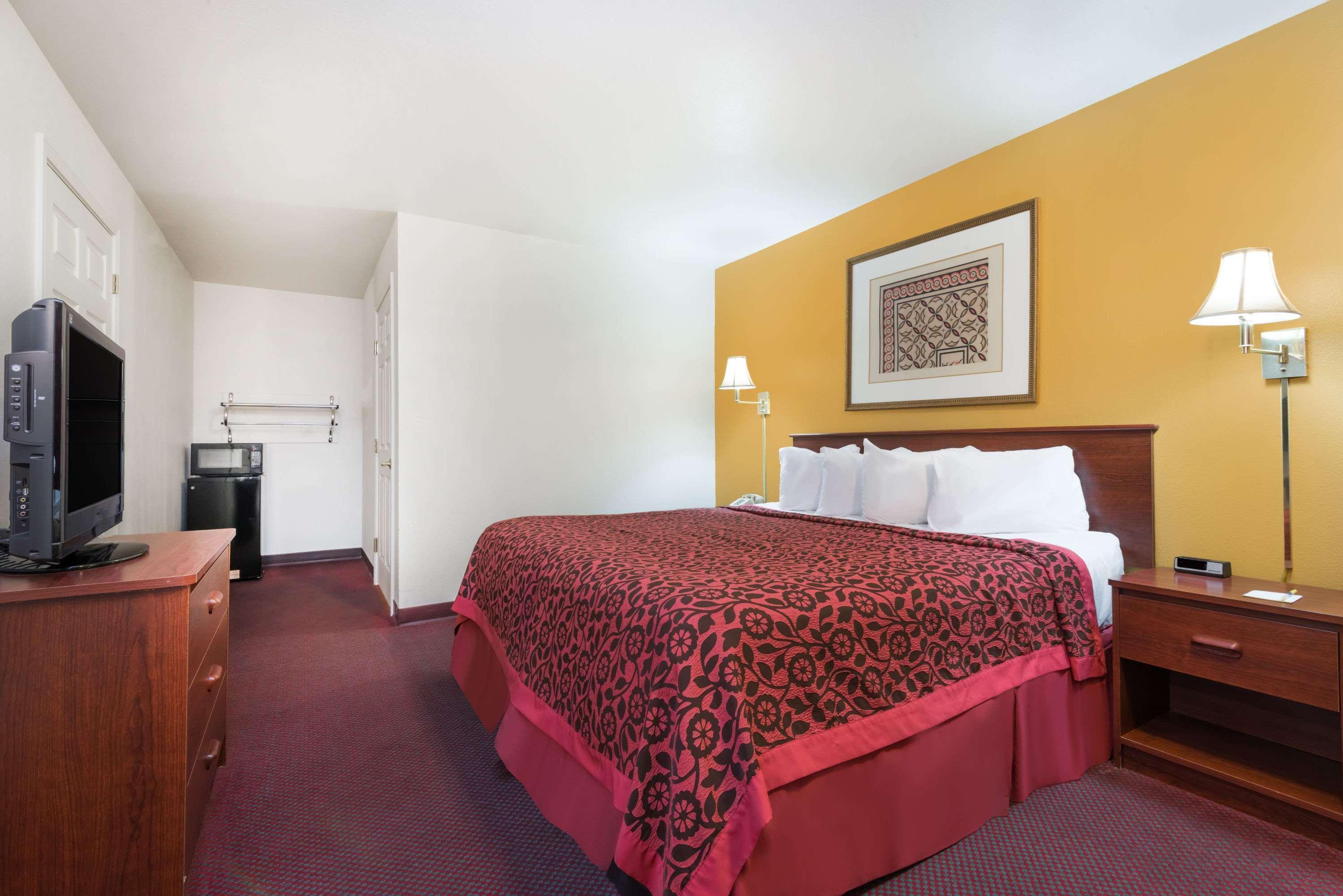 Days Inn By Wyndham Andover Εξωτερικό φωτογραφία