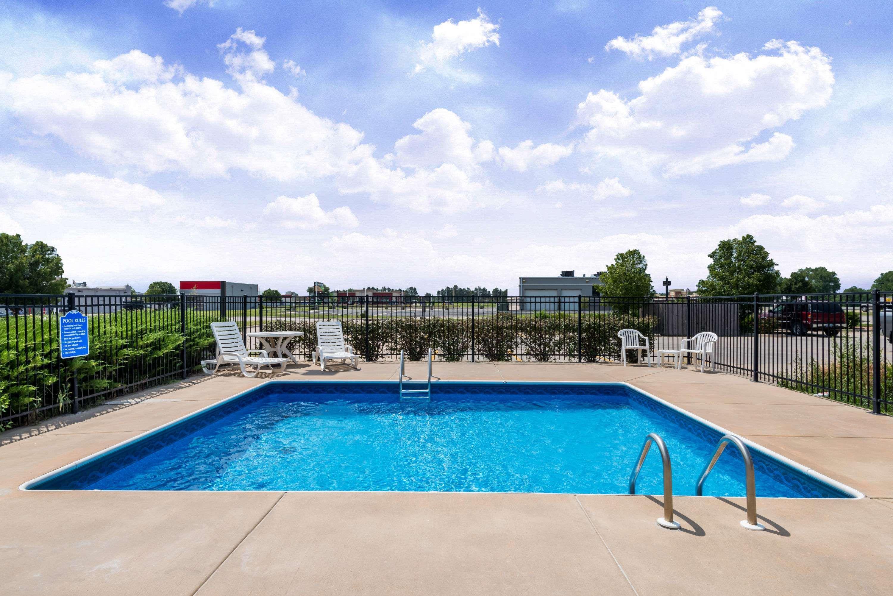 Days Inn By Wyndham Andover Εξωτερικό φωτογραφία